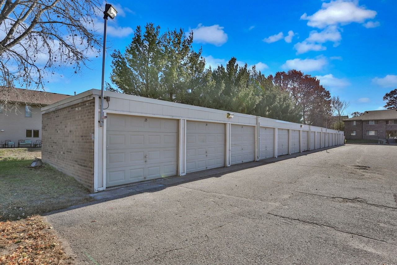 6001 E Viking Blvd - Photo 6 of 43