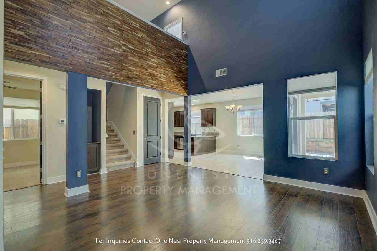 310 Clover Meadows Cir - Photo 4 of 29