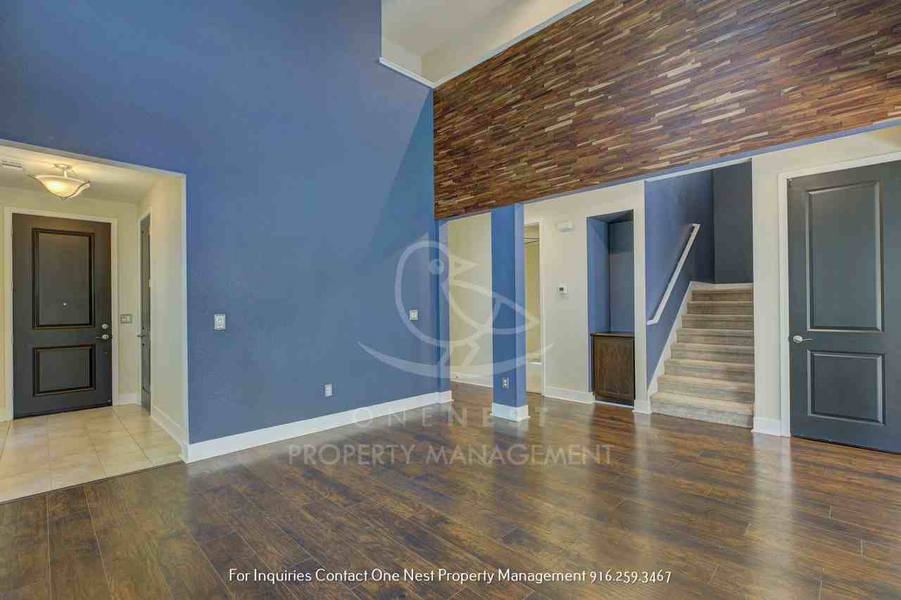 310 Clover Meadows Cir - Photo 5 of 29
