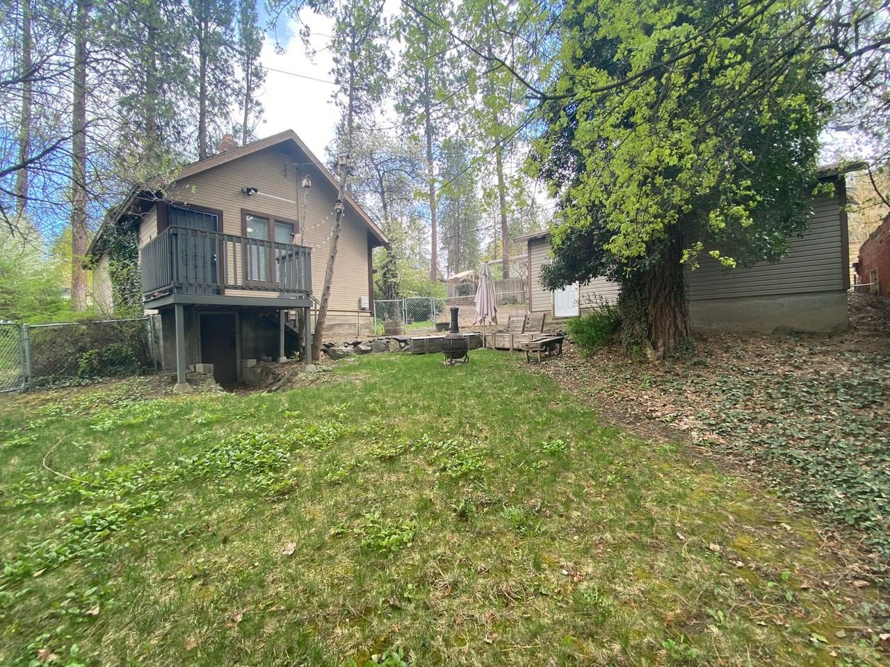 1610 S Madison St - Photo 3 of 31