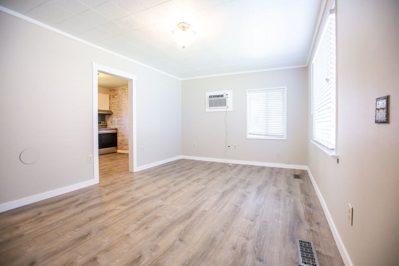 2330 Hyde St Se - Photo 3 of 12