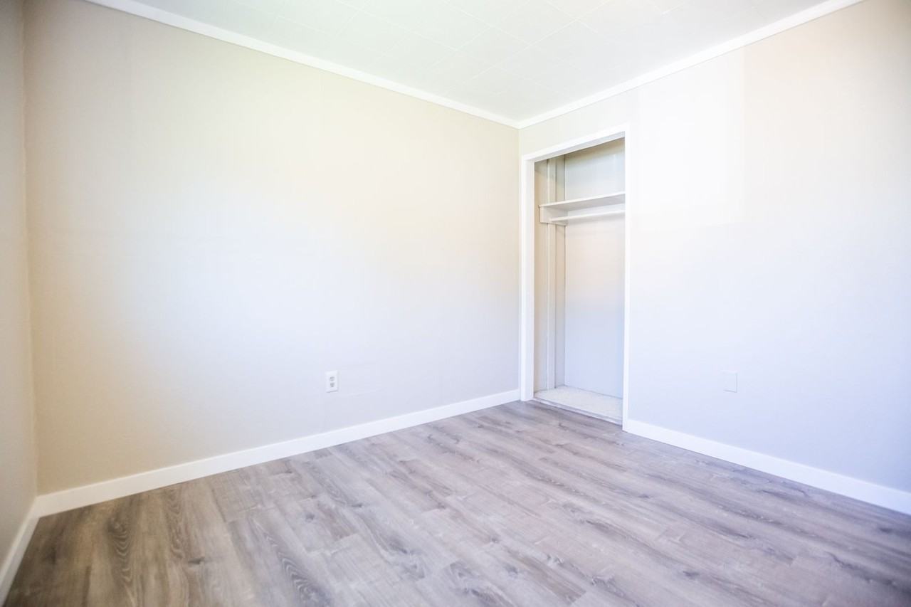 2330 Hyde St Se - Photo 7 of 12