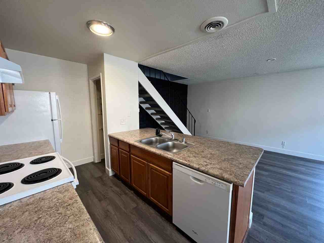 2404 Yorkton Ave #3 - Photo 7 of 26