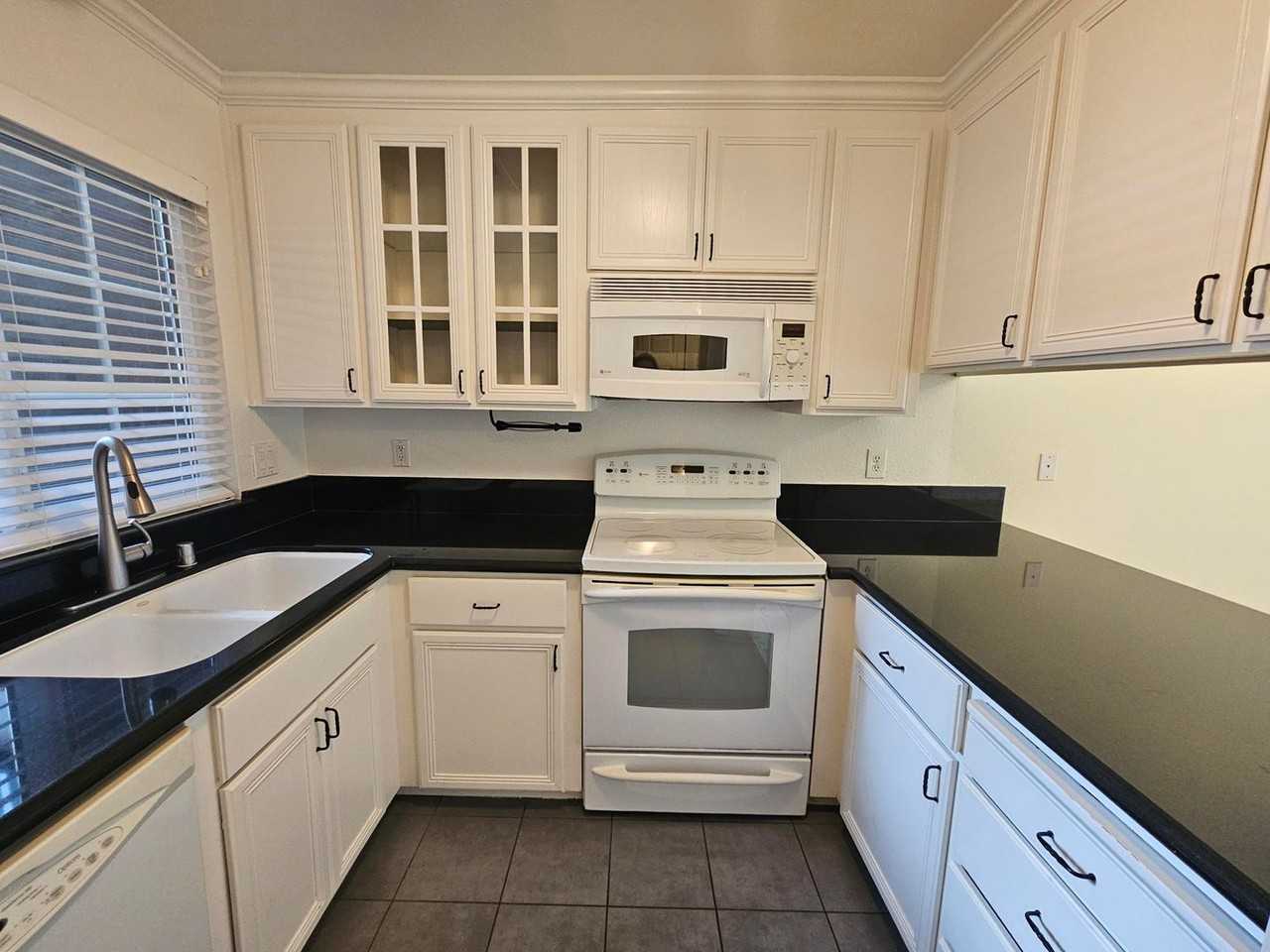 818 Rue Montagne - Photo 7 of 20