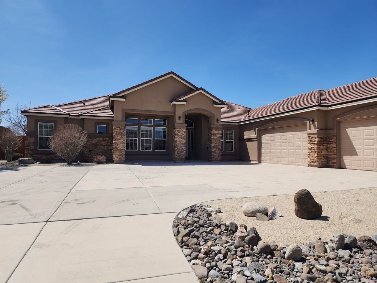 4579 Thorpe Ct - Photo 3 of 43