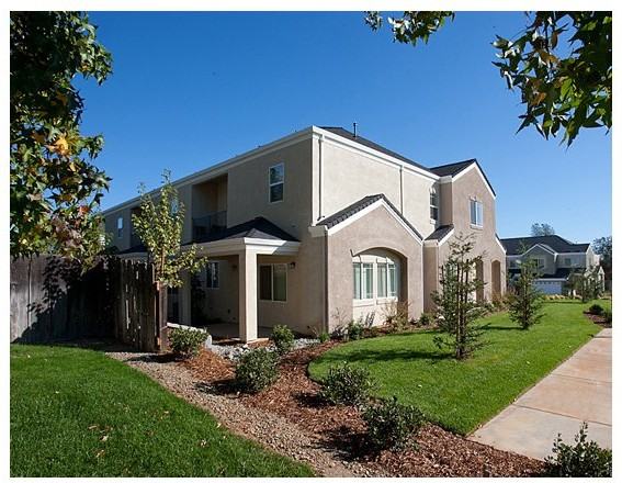Dana Pointe Townhouses - Photo 2 of 33