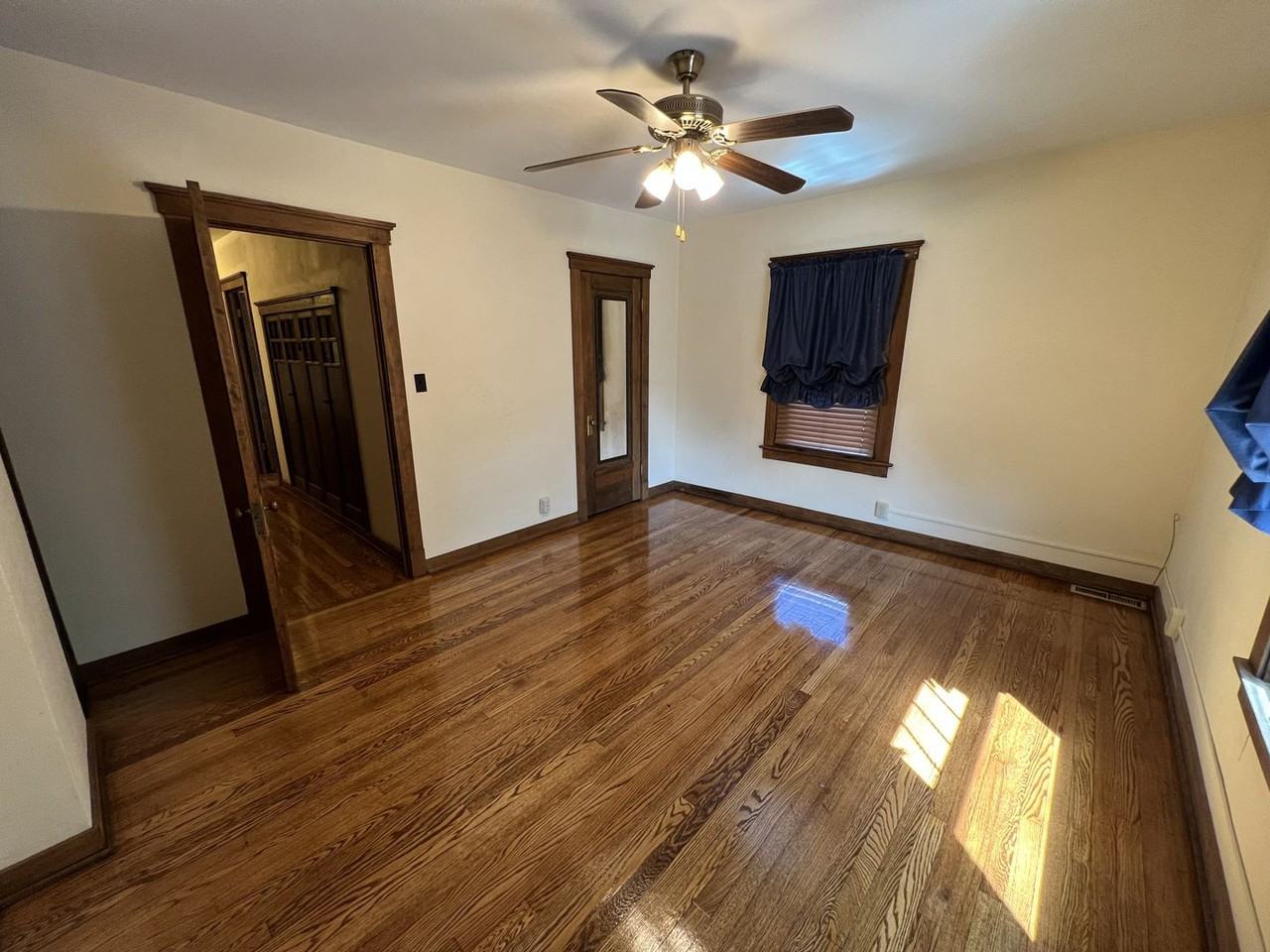2212 Western Ave. - Photo 3 of 7