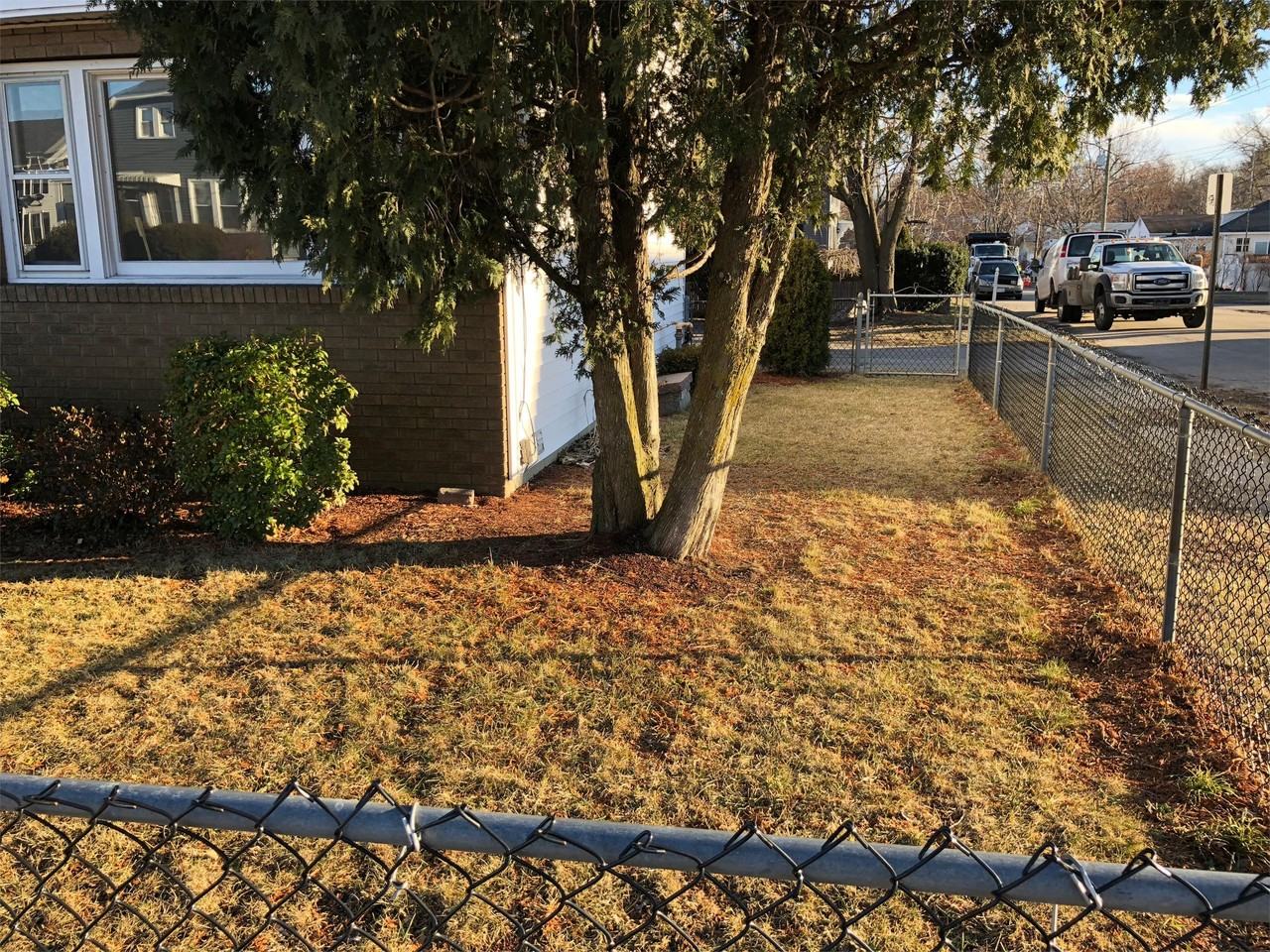 105 Baker St #2 - Photo 3 of 17