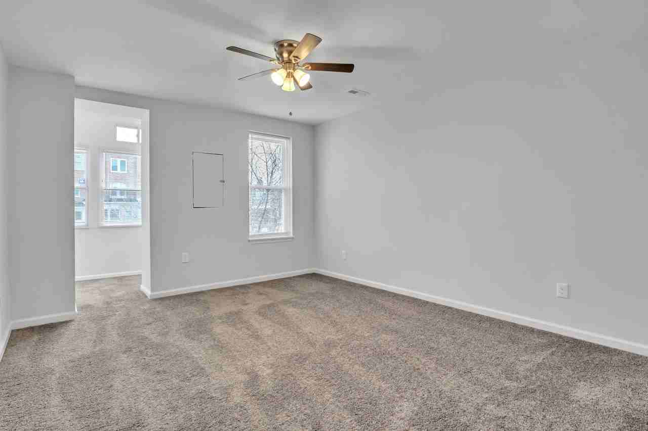 810 Brooks Ln - Photo 2 of 19