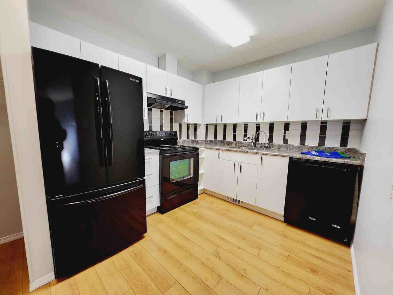 611 Willow Court NW - Photo 3 of 28