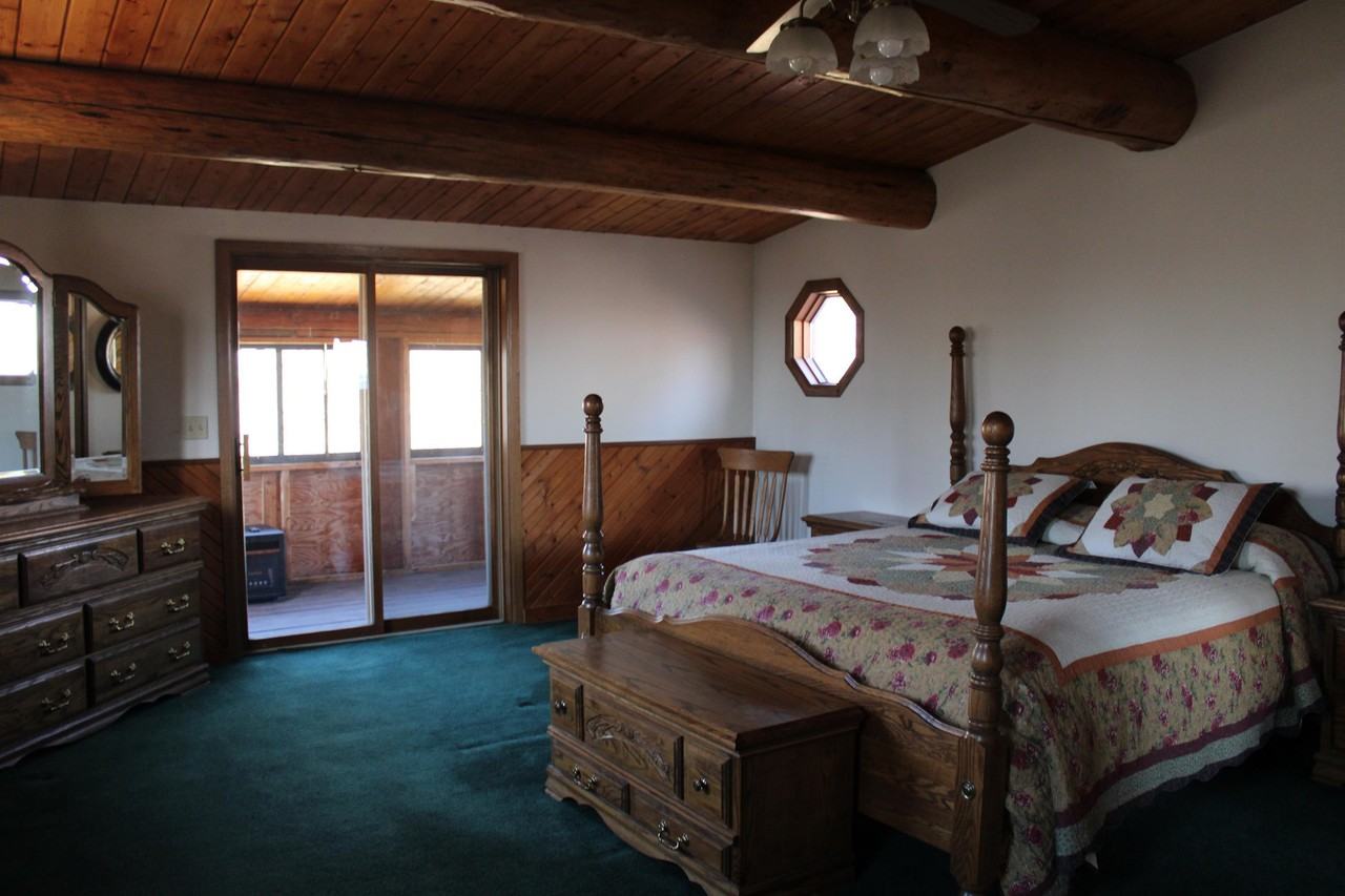 57225 Clark Avenue - Photo 5 of 17