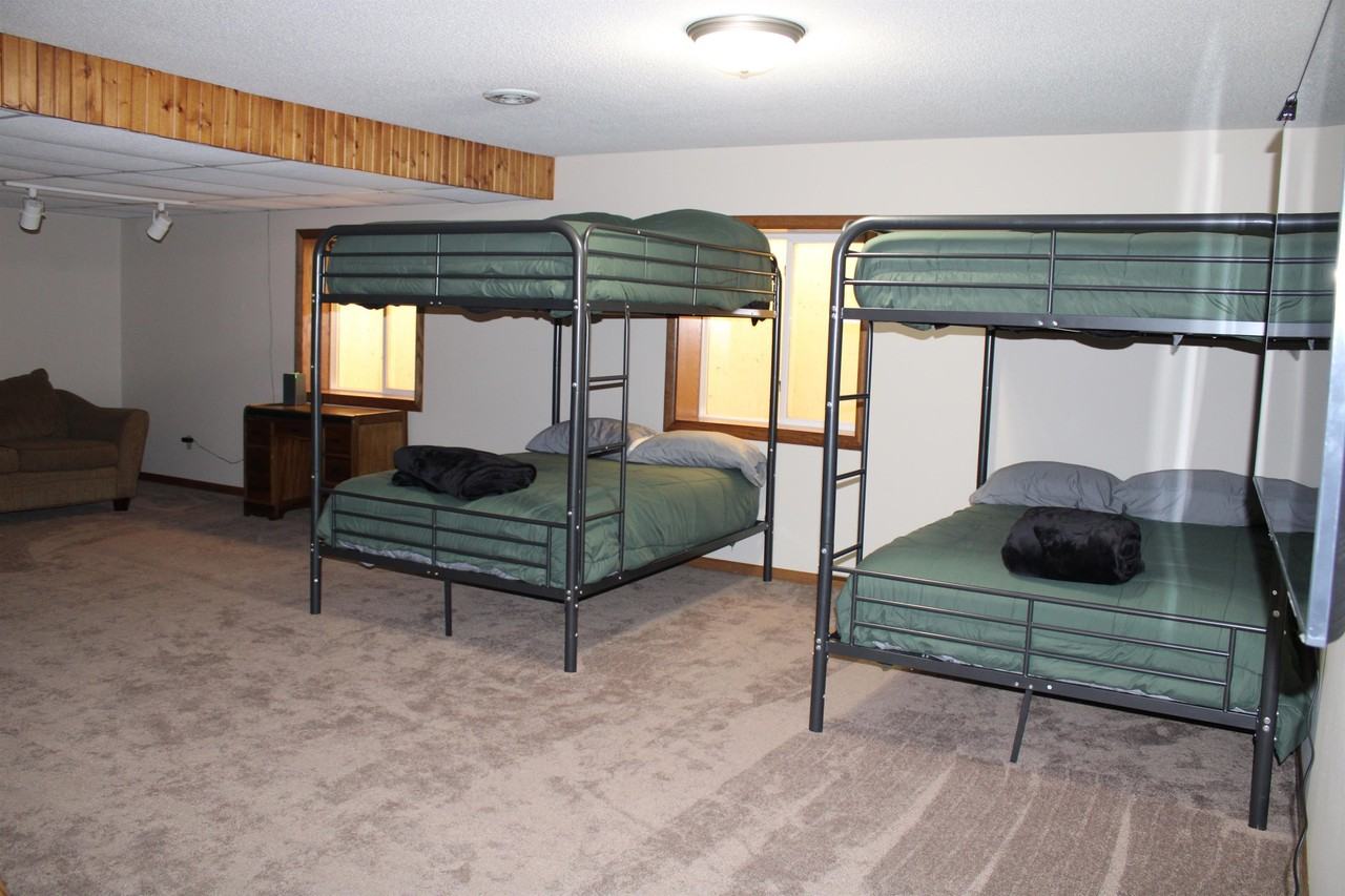 57225 Clark Avenue - Photo 3 of 17