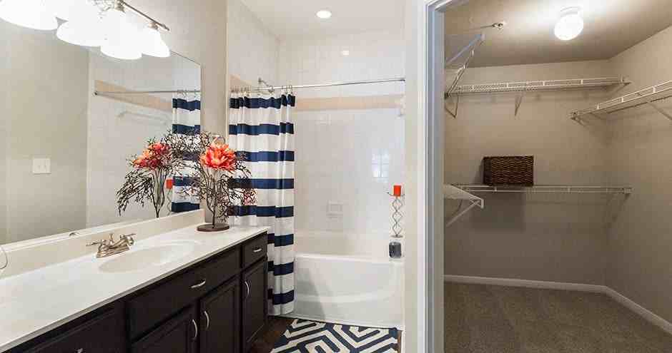 Old Farm Apartment Homes - Photo 7 of 28