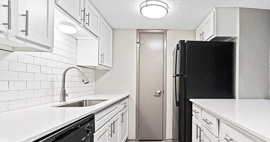 Cutter's Point Apartment Homes - Photo 2 of 26