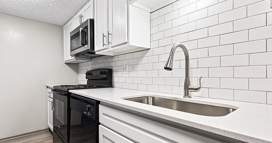 Cutter's Point Apartment Homes - Photo 3 of 26