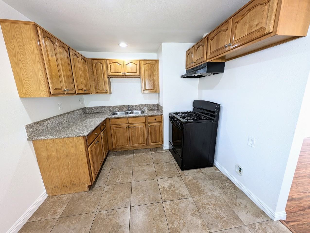 1606 North H Street - Photo 2 of 22