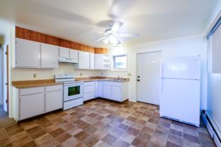 Adorable 3 bedroom 1 bathroom Top Level Unit - Photo 1 of 1
