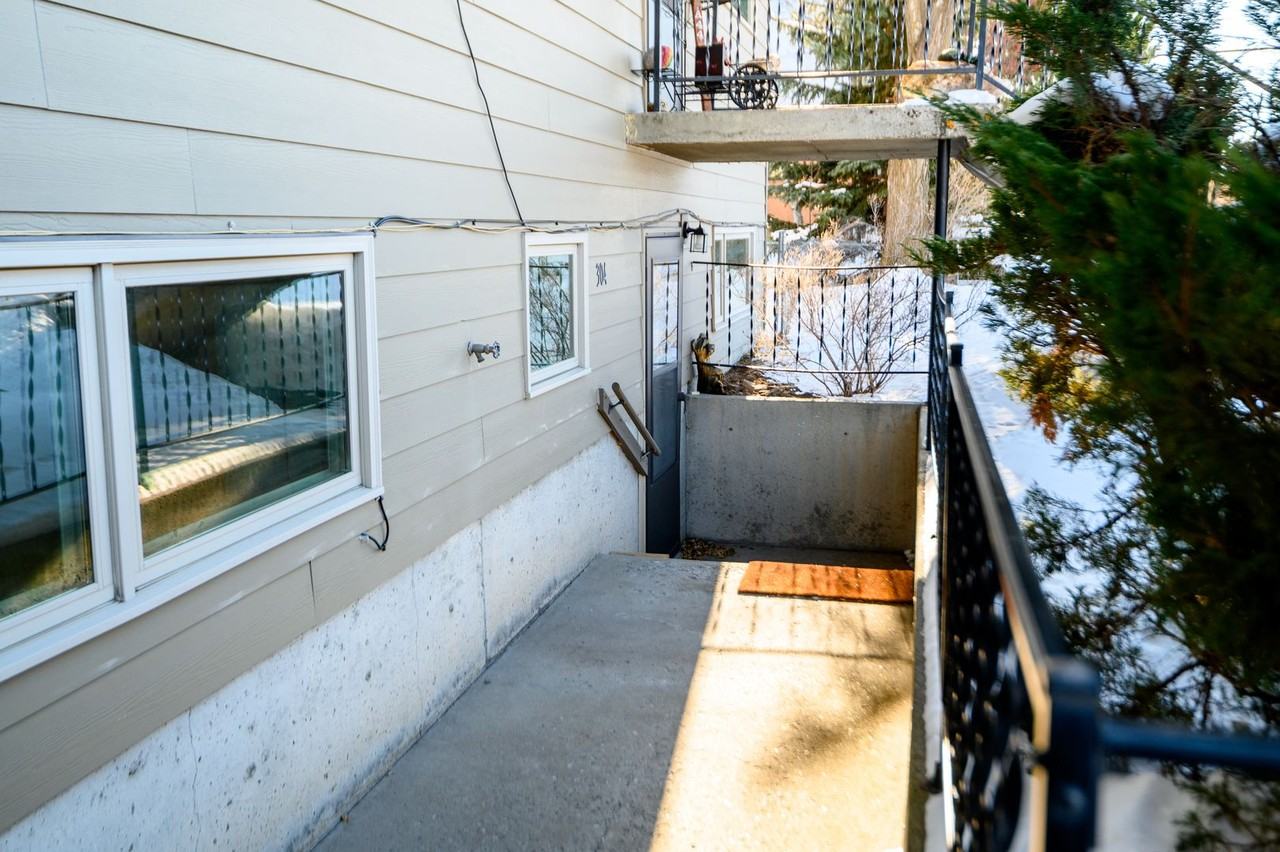 Adorable 3 bedroom 1 bathroom Top Level Unit - Photo 7 of 17
