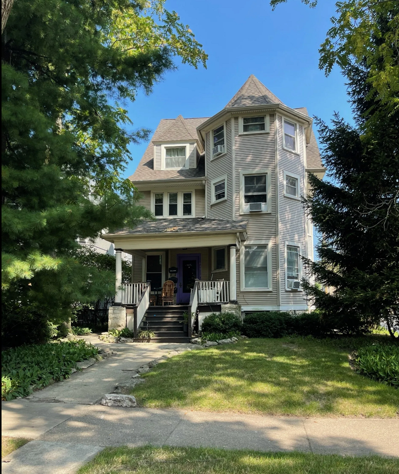 819 Gaffield - Photo 3 of 3