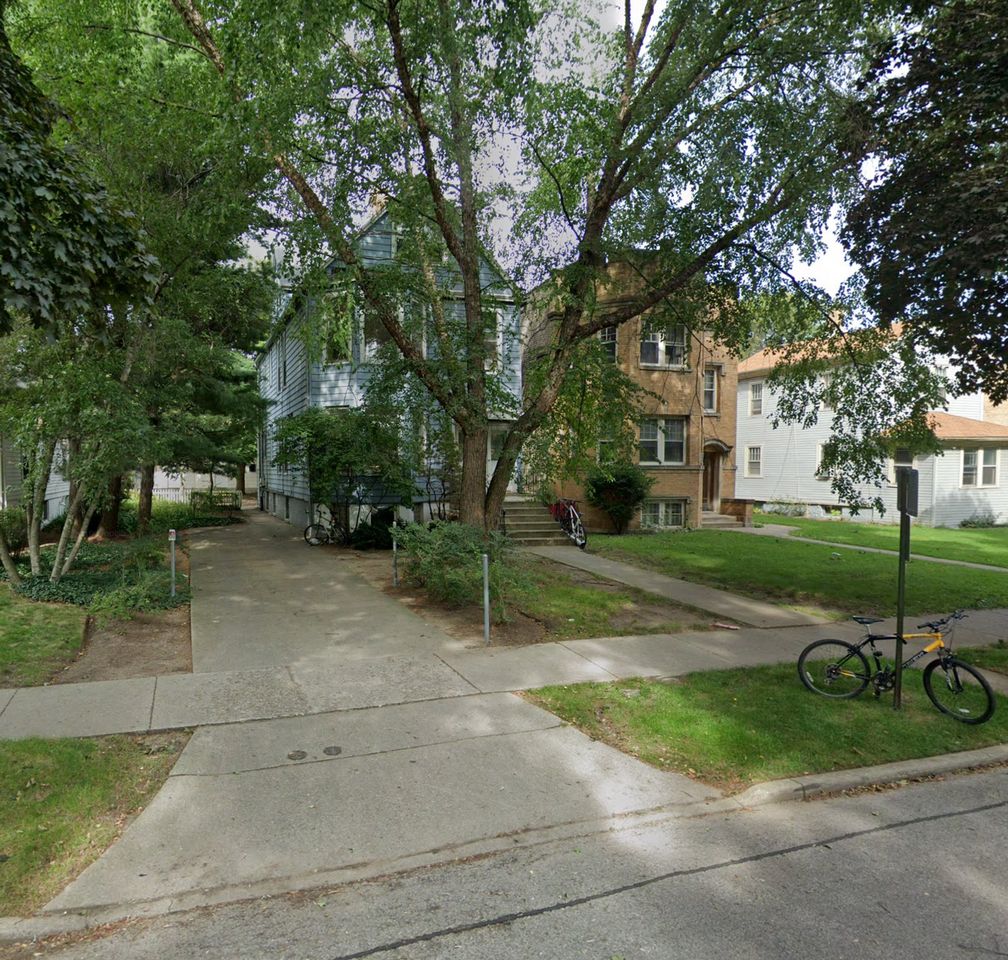 2142 Maple - Photo 3 of 3