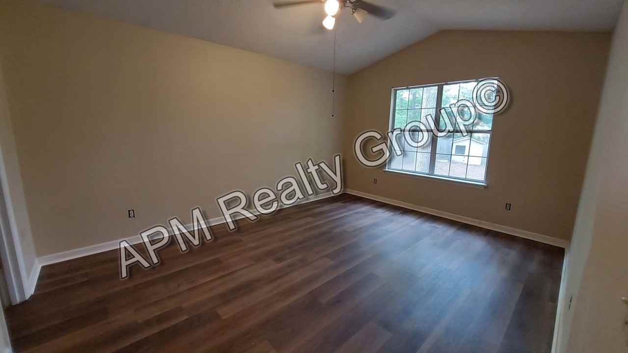 1106 Riverwalk Way - Photo 4 of 17