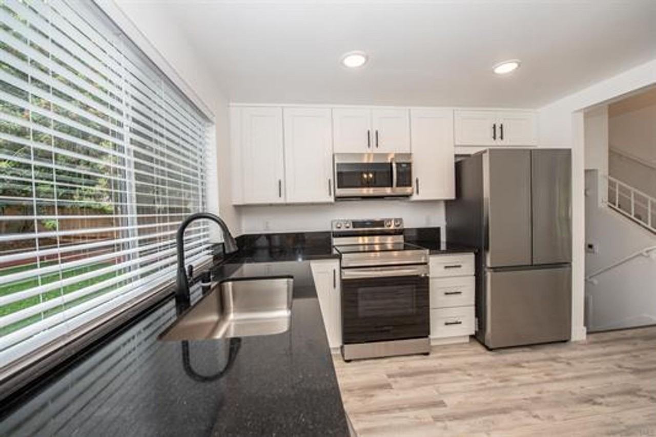 293 Chapalita Dr - Photo 5 of 42