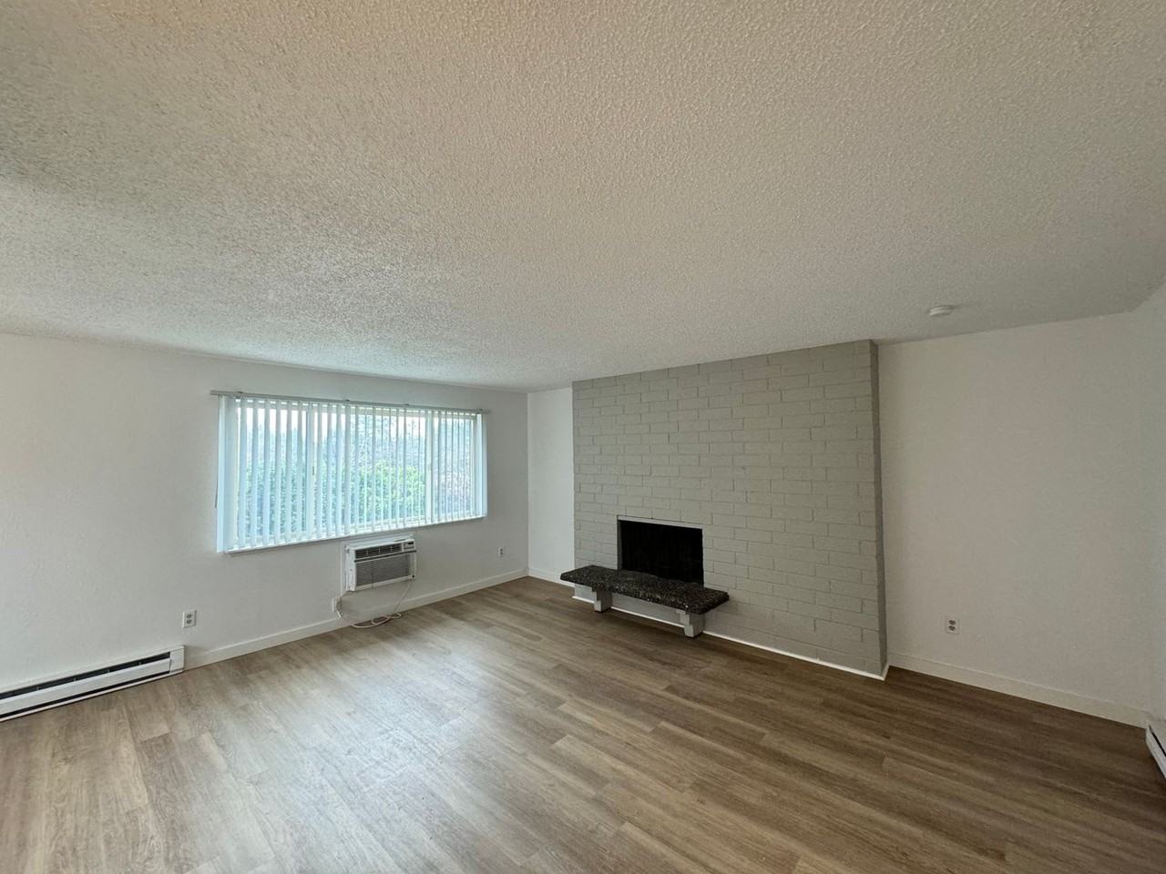 2333 E 29th Ave - Photo 5 of 16