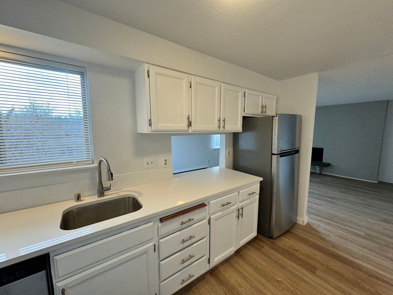 2333 E 29th Ave - Photo 7 of 16