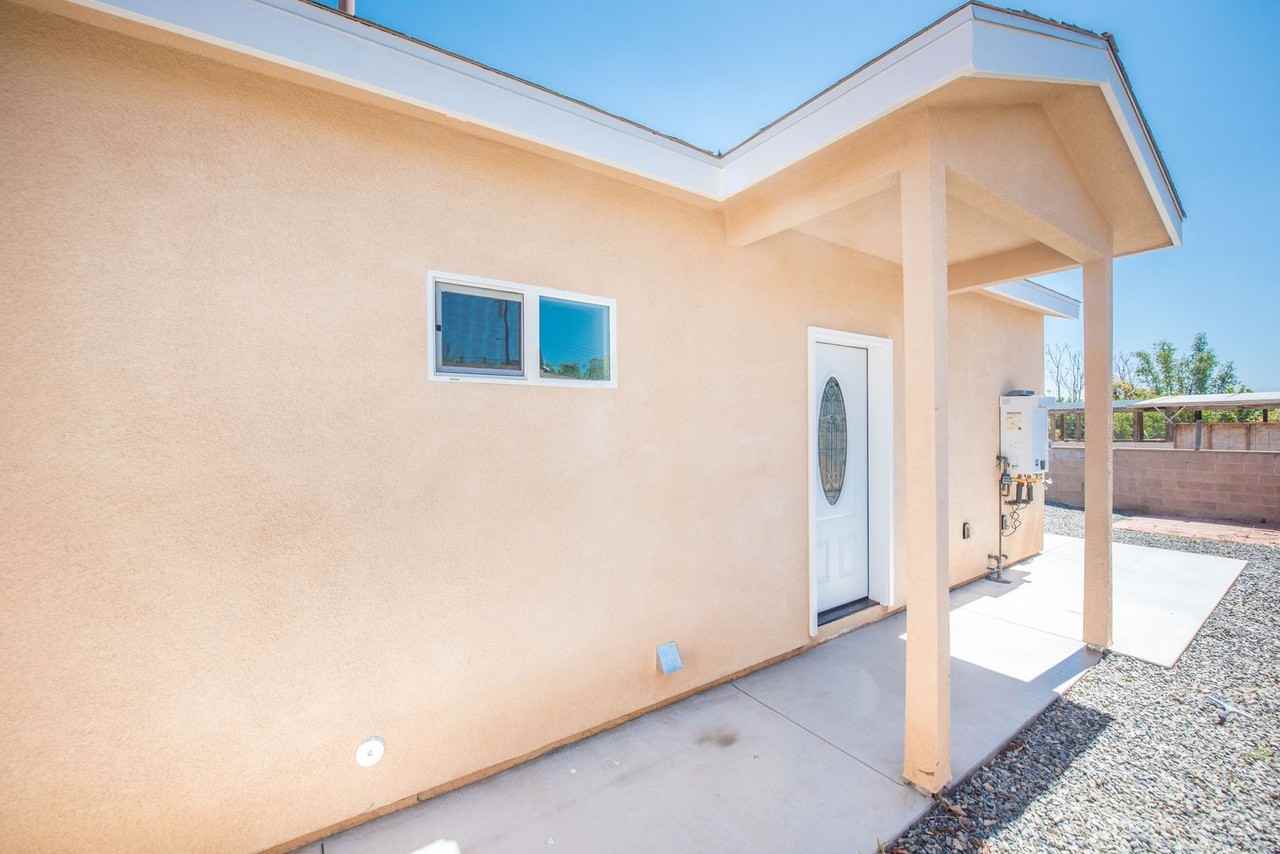 5409 Rose Ave - Photo 3 of 25