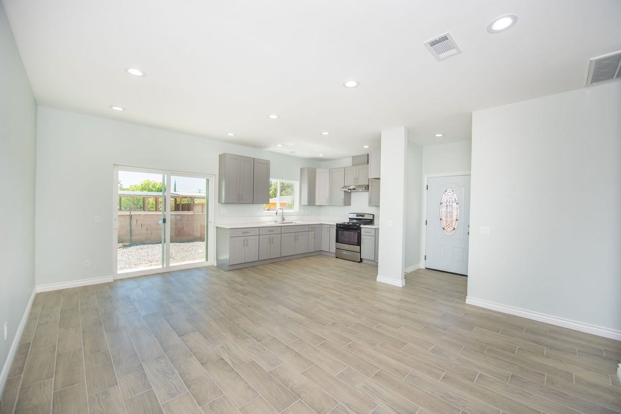 5409 Rose Ave - Photo 7 of 25