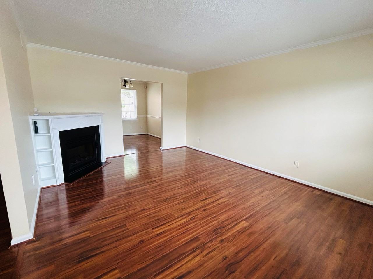 4725 Tower Rd - Photo 5 of 26