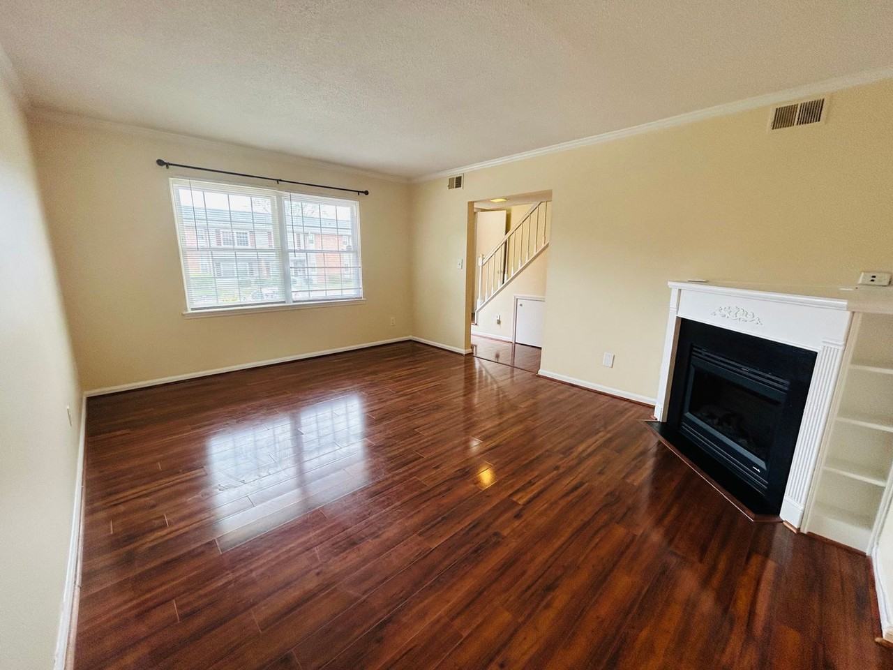 4725 Tower Rd - Photo 6 of 26