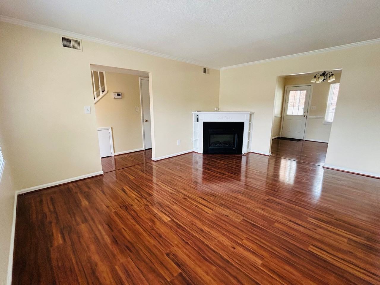 4725 Tower Rd - Photo 7 of 26