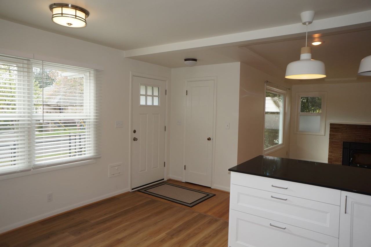 3546 Se 60th Ave - Photo 5 of 31