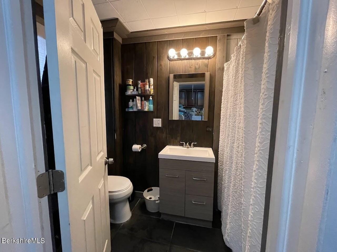 169 Pecks Road 169 - Photo 3 of 4