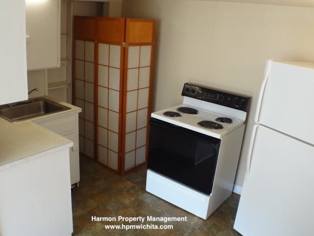 134 1/2 S Young St #134-1-2 - Photo 3 of 5