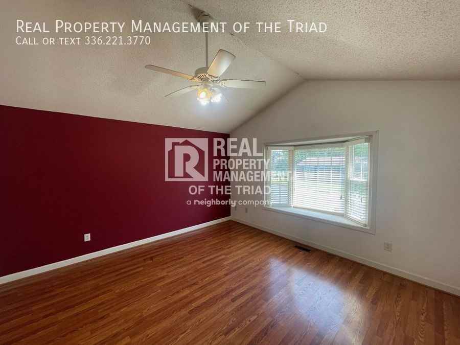 1205 Sloan St - Photo 3 of 20