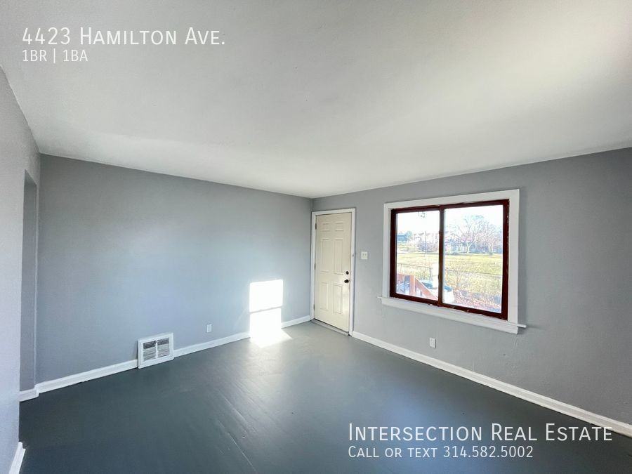 4423 Hamilton Ave - Photo 2 of 8