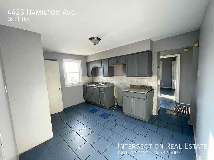 4423 Hamilton Ave - Photo 3 of 8
