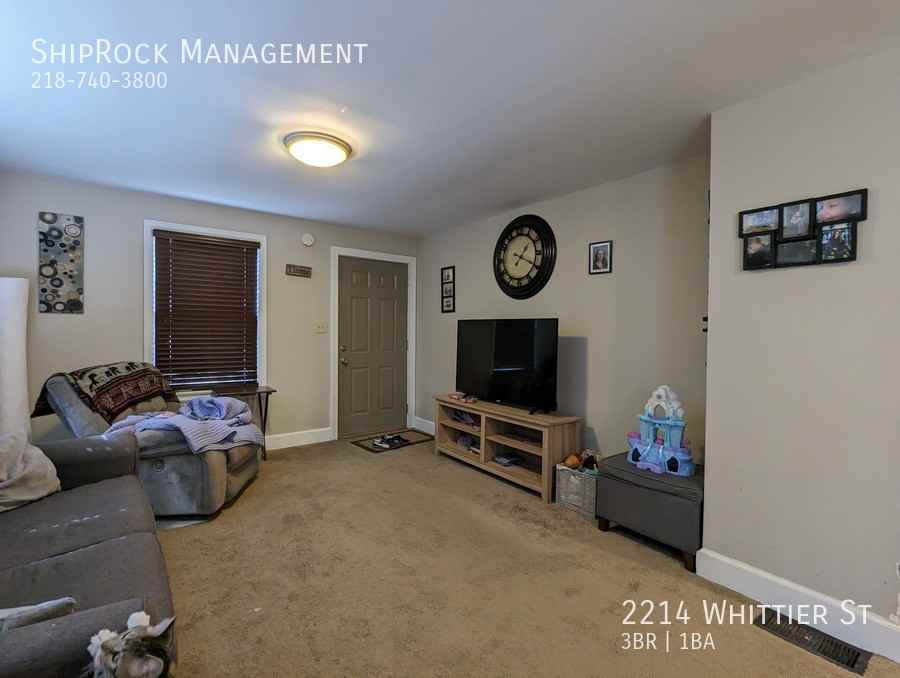 2214 Whittier St - Photo 3 of 16