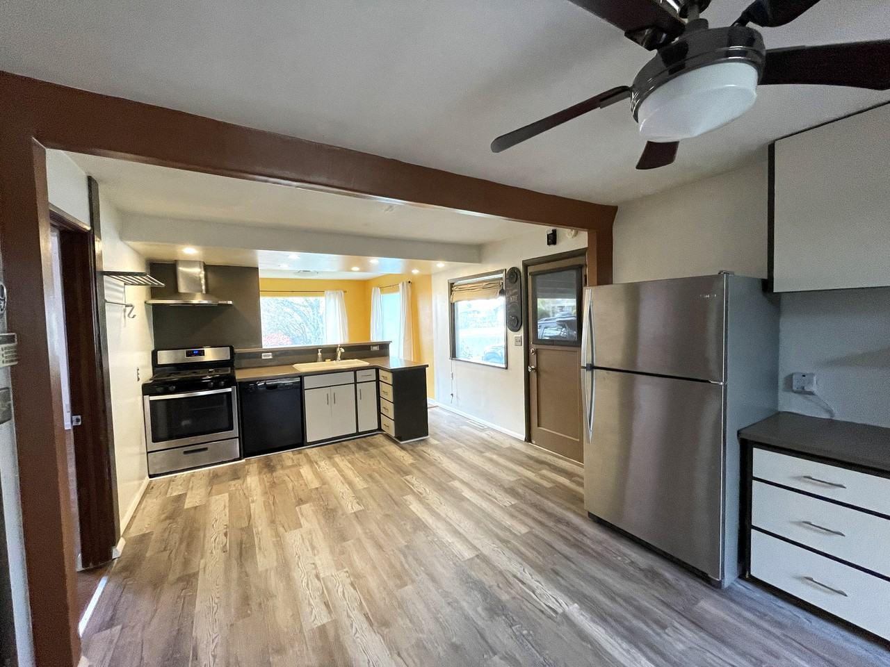 1616 Perry Ave #NA - Photo 3 of 50
