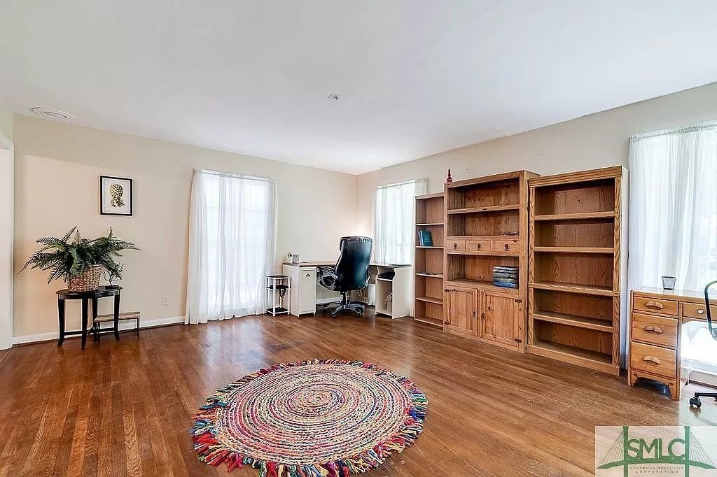 221 Kensington Dr #NA - Photo 2 of 20