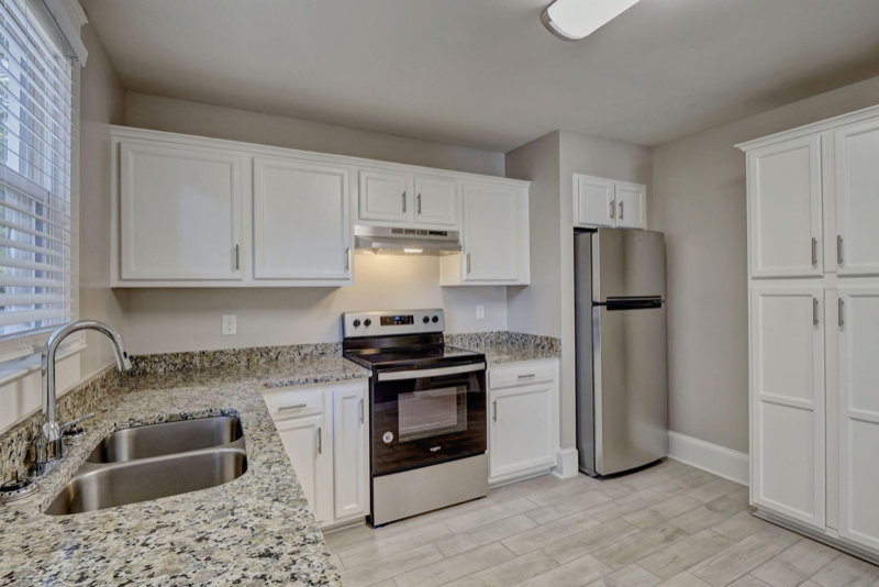 105 Montgomery Ave - Photo 3 of 19