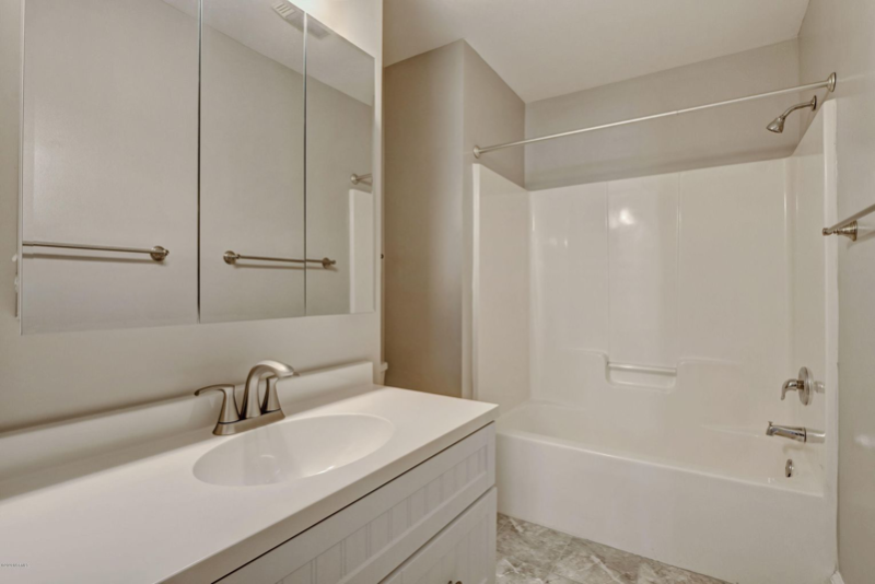 105 Montgomery Ave - Photo 6 of 19