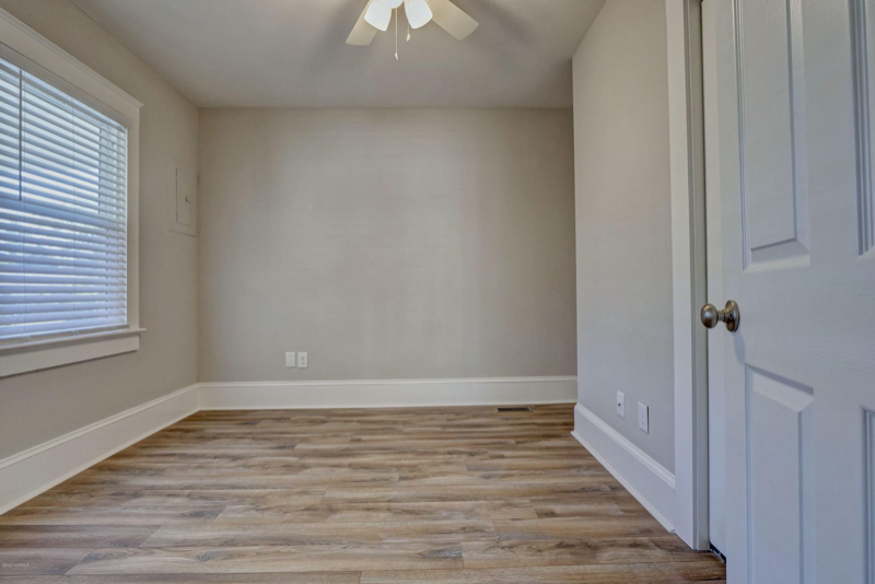 105 Montgomery Ave - Photo 7 of 19