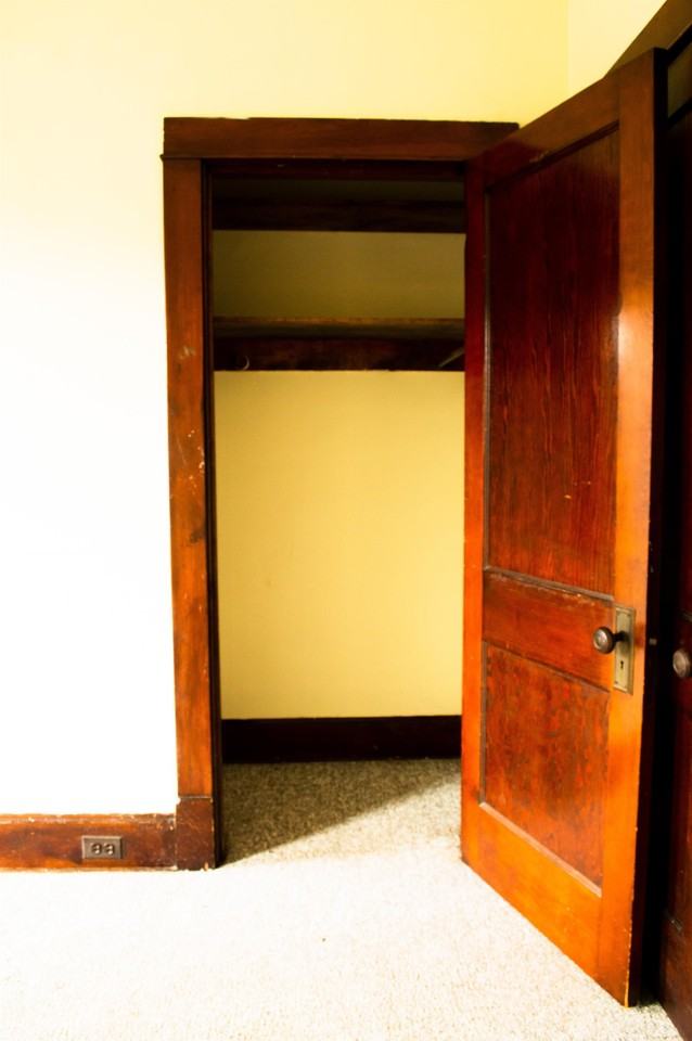 407 Clinton Street - Photo 3 of 14