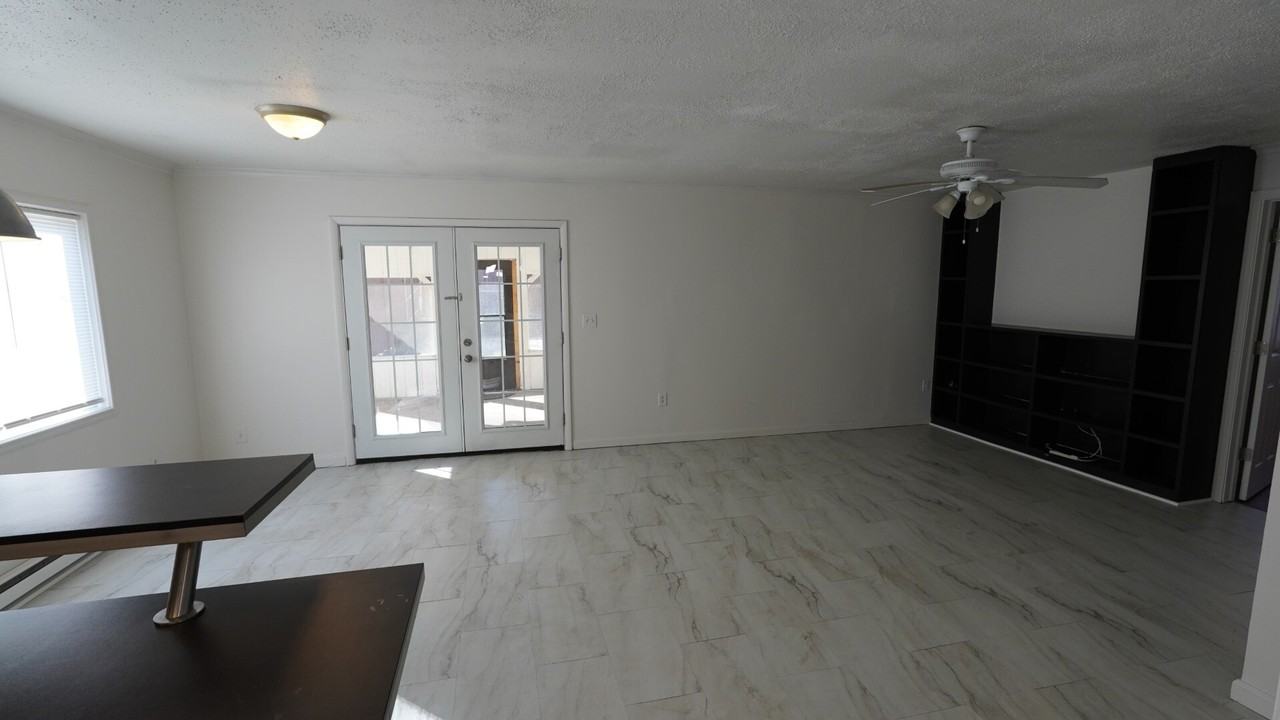 Summit Dr 312 - Photo 2 of 5