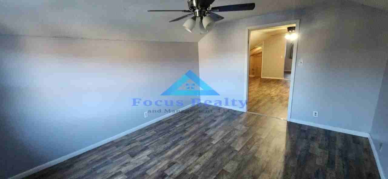 1215 North Columbus Street - Photo 2 of 3