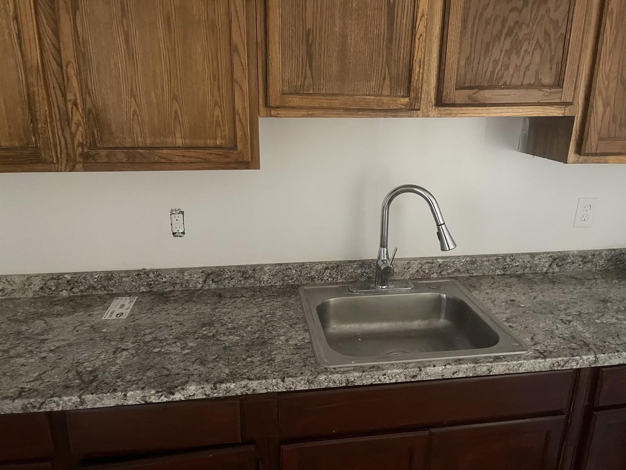 Martin Manor - Photo 7 of 39