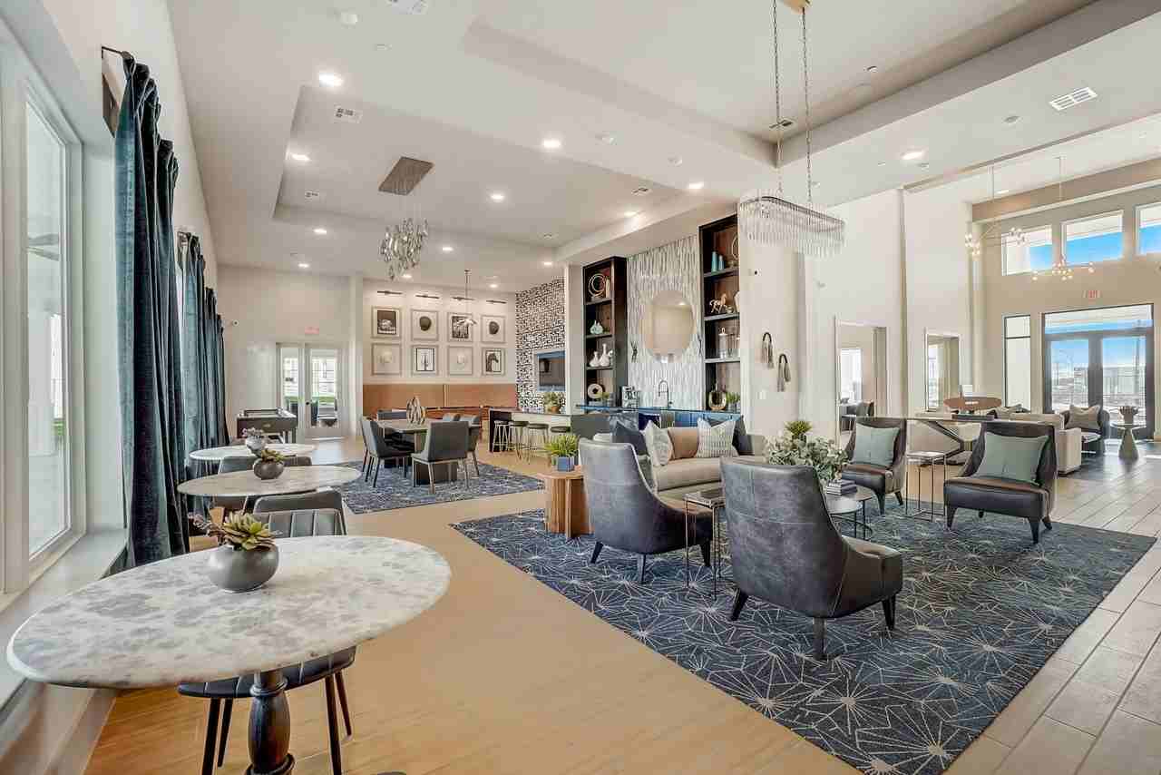 Ascend at 1385 - Photo 2 of 50